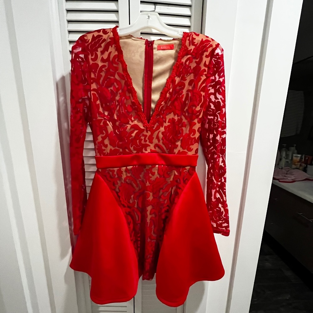NWOT Low Cut  Red Lace Long Sleeve Dress With Nude Lining HOT HOT HOT - Picture 12 of 16